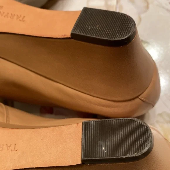 Taryn Rose camel leather wedge heel shoes Size 9 EUC - Picture 7 of 11